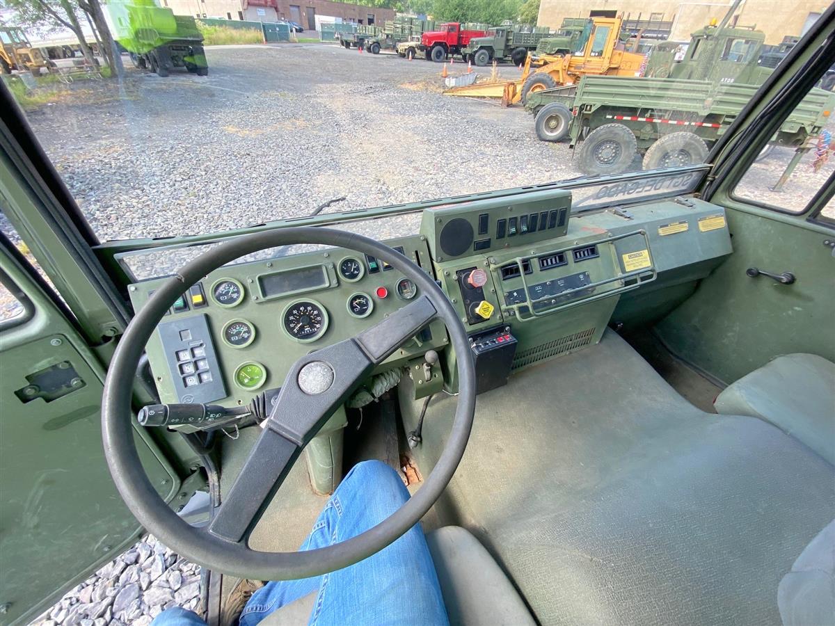 T-09282018-14 | 1998 Stewart & Stevenson M1088 6x6 FMTV 5th Wheel Tractor18.jpg
