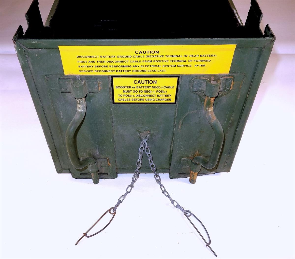 COM-3123 | 6160-00-405-1984 Steel Battery Box for M809 Series NOS (4).JPG