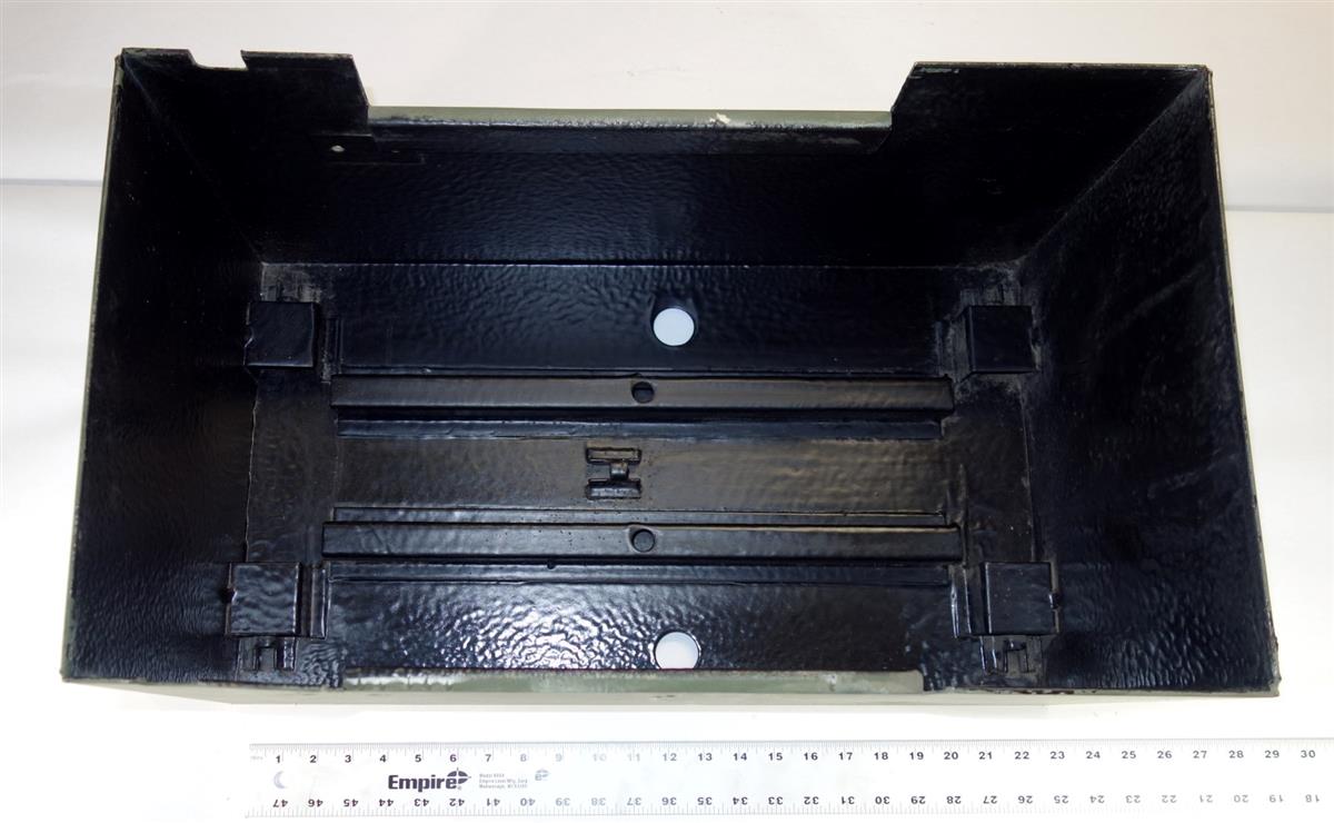 COM-3123 | 6160-00-405-1984 Steel Battery Box for M809 Series NOS (5).JPG