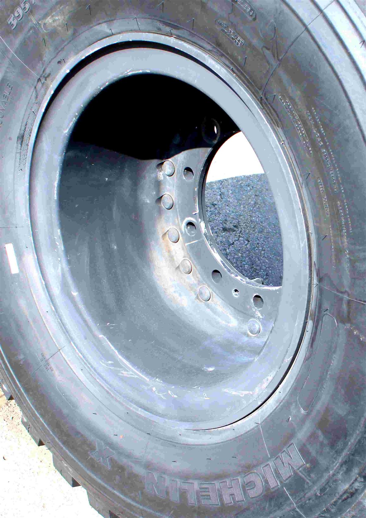 TI-1846 | TI-1846 Michelin 39585R20 XZL Tire Mounted on Hutchinson Aluminum Rim  (1a).jpg