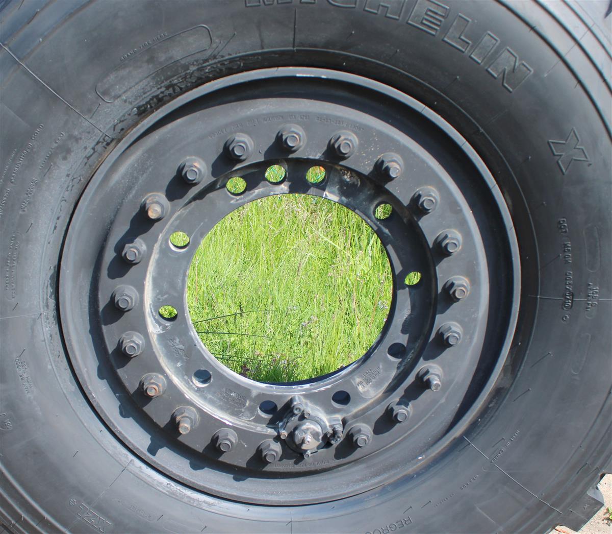 TI-1846 | TI-1846 Michelin 39585R20 XZL Tire Mounted on Hutchinson Aluminum Rim  (2).JPG