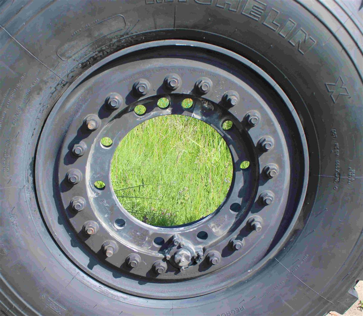 TI-1846 | TI-1846 Michelin 39585R20 XZL Tire Mounted on Hutchinson Aluminum Rim  (2a).jpg