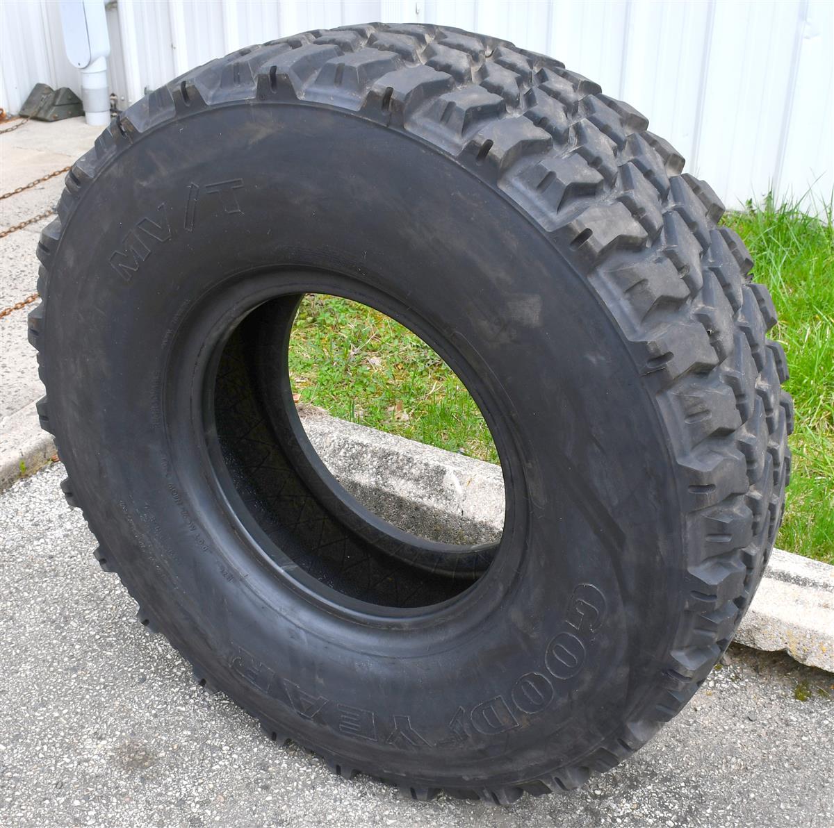 TI-124B |  Goodyear MVT MVT 39585R20 Tire Used (14).JPG