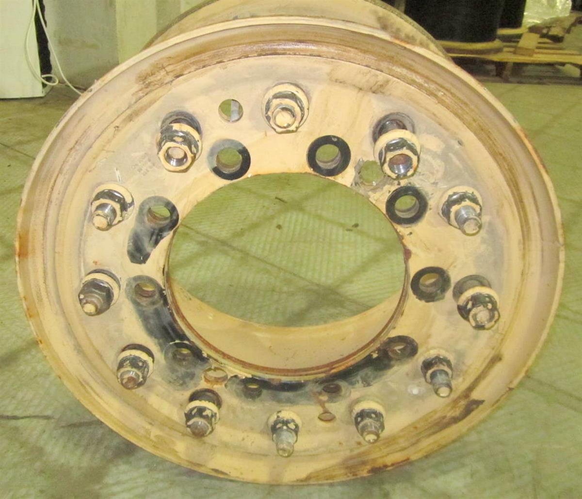 TI-1820 | Hutchinson 10 Hole 12 Stud CTIS Wheel (2).JPG