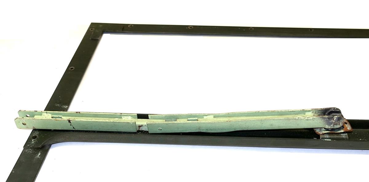 M35-702 | M35-702 Van Body Window Frame (6) (Large).JPG
