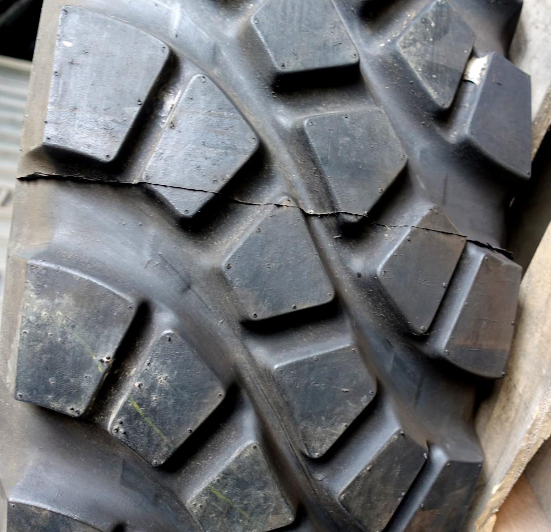 TI-297 | TI-297 Goodyear AT-3A 16.00R20 Tire NOS (9).JPG