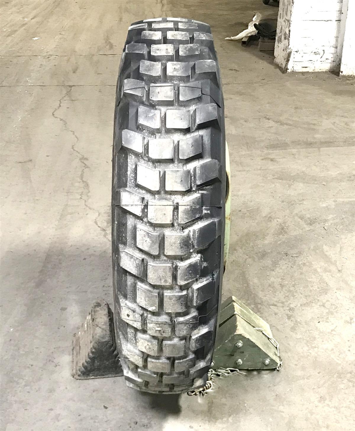 TI-393 | TI-393  Michelin X 11.00R20.00 XL Tire (NOS) (1).JPG