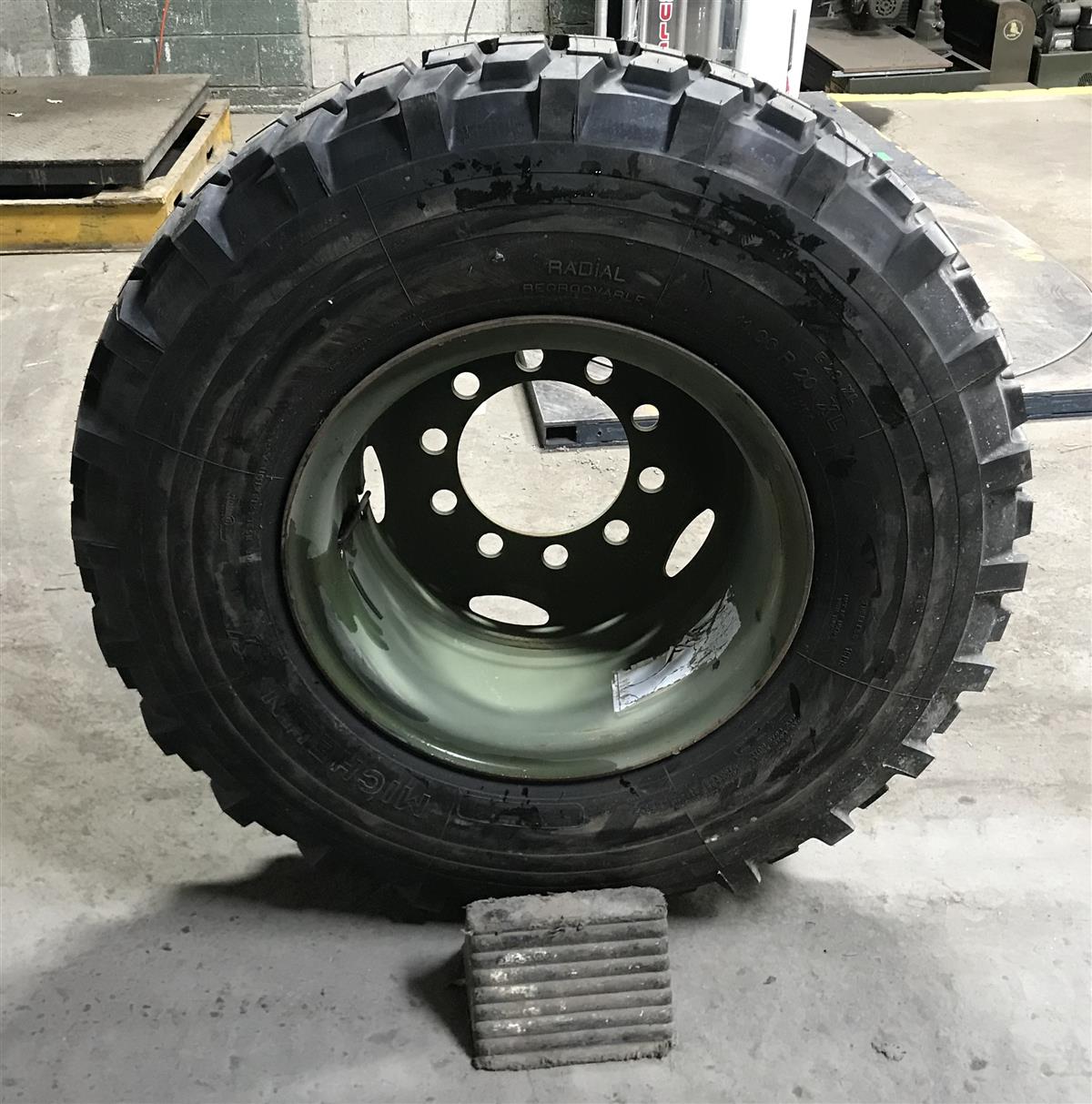 TI-393 | TI-393  Michelin X 11.00R20.00 XL Tire (NOS) (5).JPG