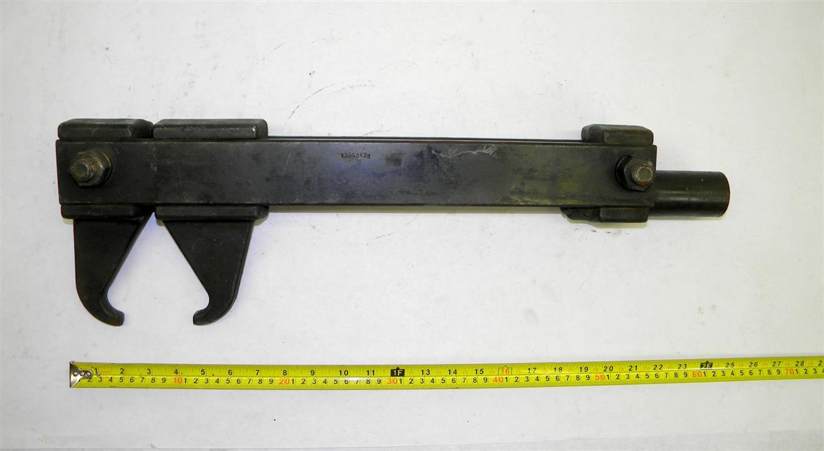 SP-1446 | 5120-01-016-2149 Track Tensioning Clamp for Bridge Launching Carrier, Full Track. NOS (2).JPG