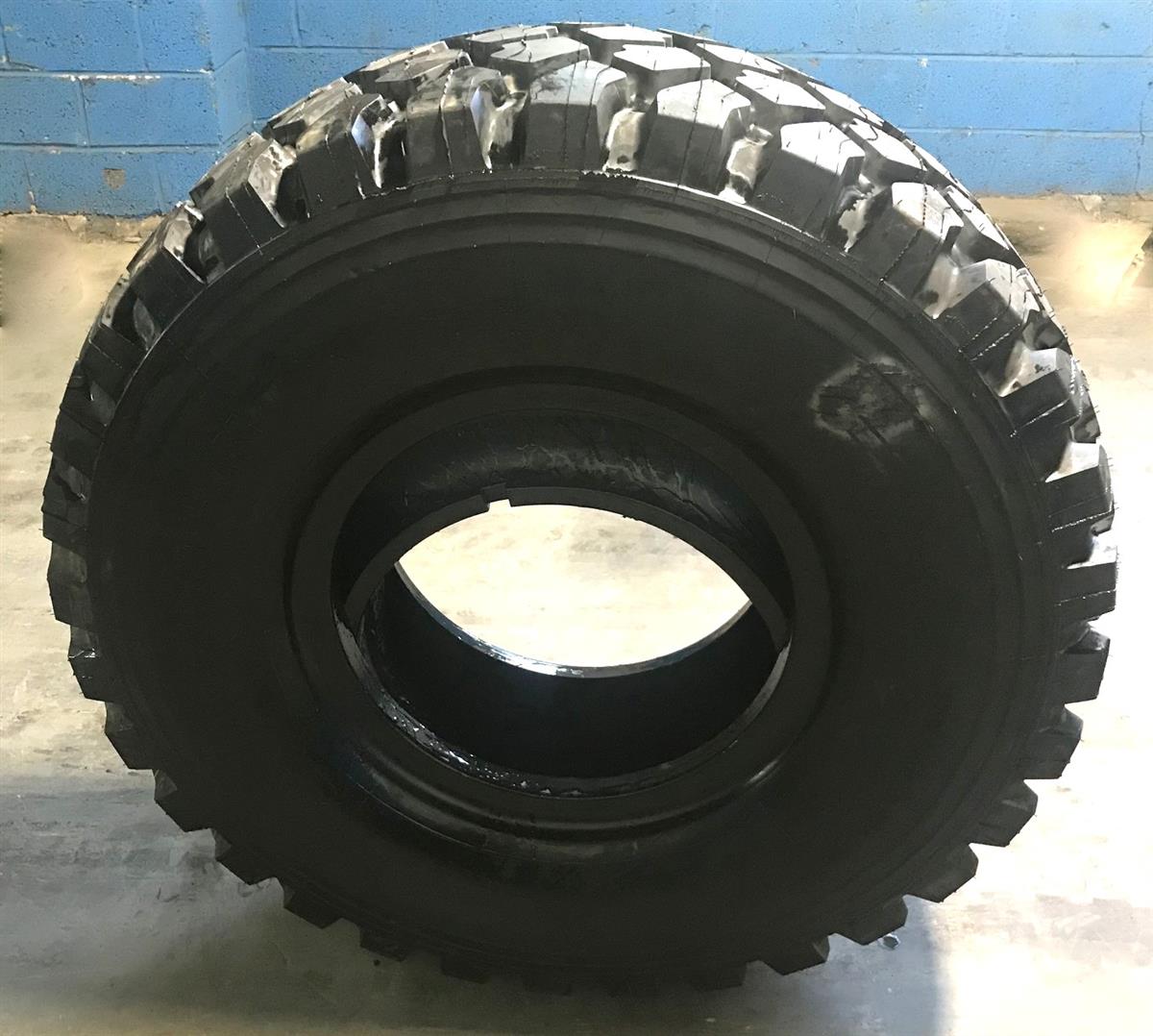 TI-100 | TI-100  Michelin XZL 39585R20 Super Single Radial Tire (NOS) (3).jpg