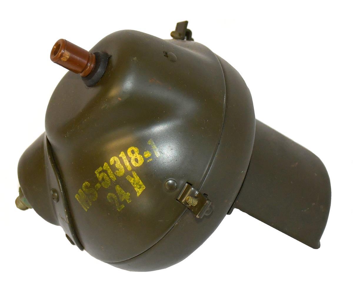 COM-5982 | COM-5982  Blackout Headlight 24 Volt Drive Light Metal Housing Common Application (8).JPG