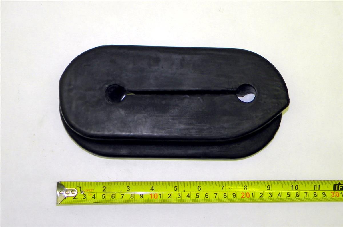 HM-633 | 5330-01-340-5627 Airlift Seal for Left Handside for HMMWV 1 and a quarter ton. NEW.  (2).JPG