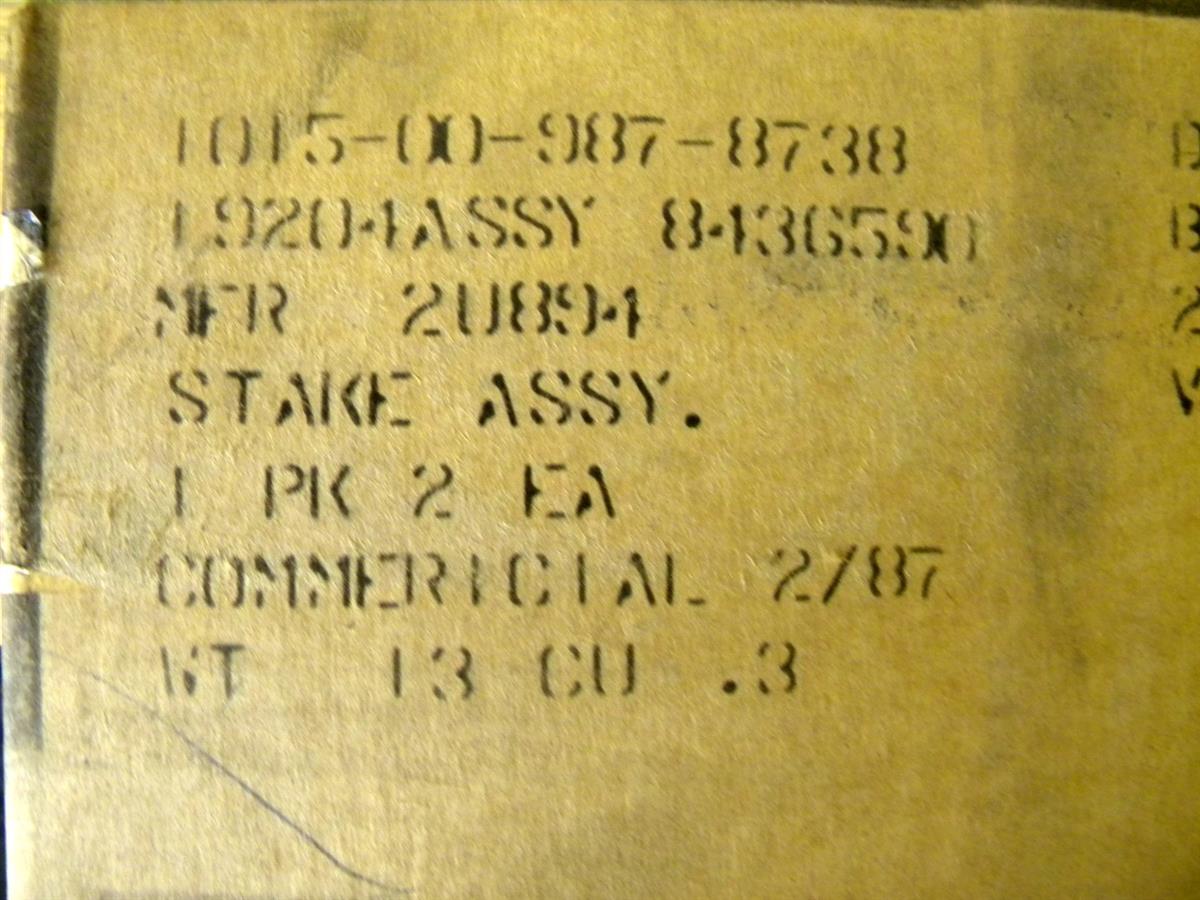 SP-1476 | 1015-00-987-8738 24 Inch Carriage Stake for Howitzer M102. NOS (2).JPG