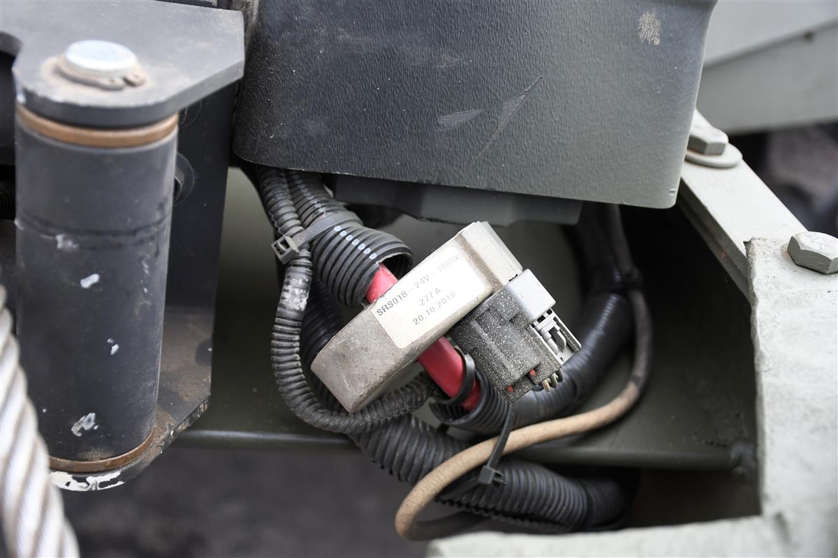 37a1807a-5400-4fac-97fb-65fa9653a1dd-03042025-cropped-M817%20Front%20Winch%20(2)