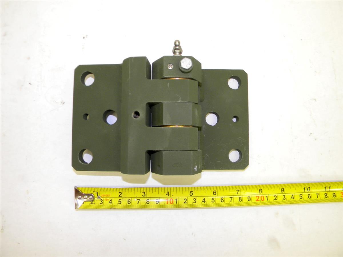 MRAP-158 | 2510-01-570-5760 Hinge Assembly with Grease Zerk for MRAP Caiman. NOS  (3).JPG