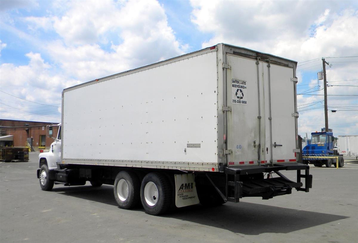 4a827ac9-b34f-48c1-8c83-0d357d45a76e-07162018-cropped-Ford%20L9000%2026%20Foot%20Box%20Truck%20(10)