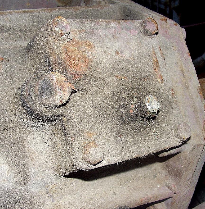 M35-306 | 5340-00-692-5753 M35 transfer case top access cover (6).JPG