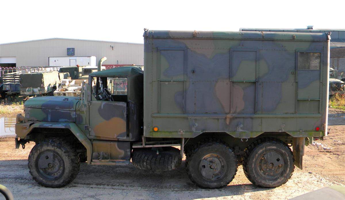 M35-440 | Van Shelter Box Command Center for M109A4 2 and a Half Ton. USED (6).JPG