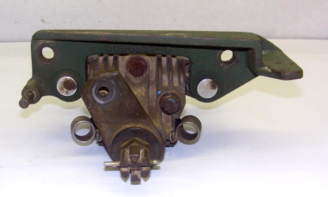 HM-574 | 2530-01-174-7441 Emergency Brake Caliper with Mounting Bracket. USED (3).JPG