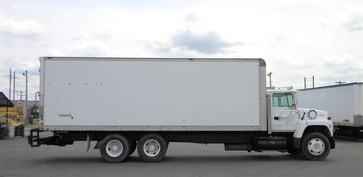 748ae0fc-6700-4c32-901d-492a29ea1102-07162018-cropped-Ford%20L9000%2026%20Foot%20Box%20Truck%20(14)
