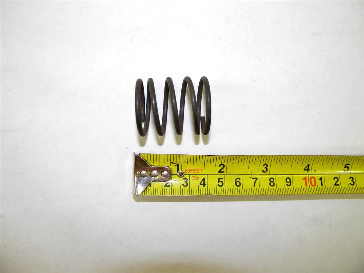 M35-402 | 5360-00-924-6118 Oil Filter Housing Spring for M35A2 Series and M54 Series with Multi Fuel Engines (2).JPG