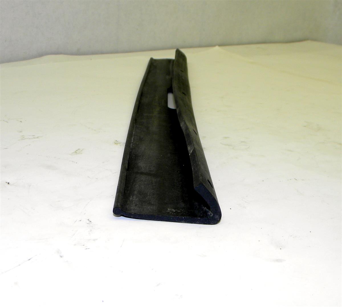 M35A2-373 | 2930-00-752-1983 Rubber Radiator Shield Right Hand for M35A2 Series (2).JPG
