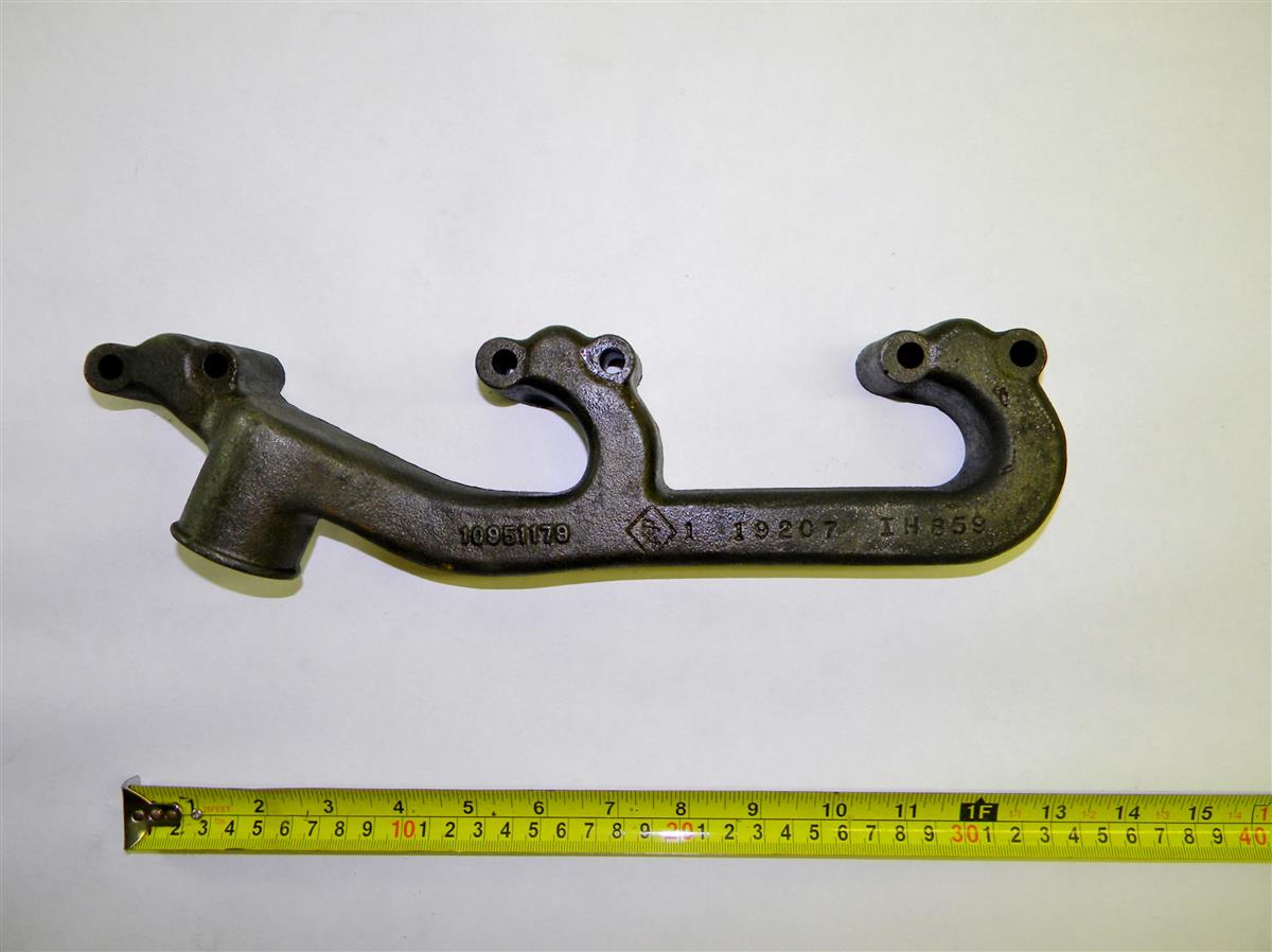 M35-484 | 2930-00-907-0650 10951179 Multi-Fuel Engine Water Manifold, M35-484 (3).JPG