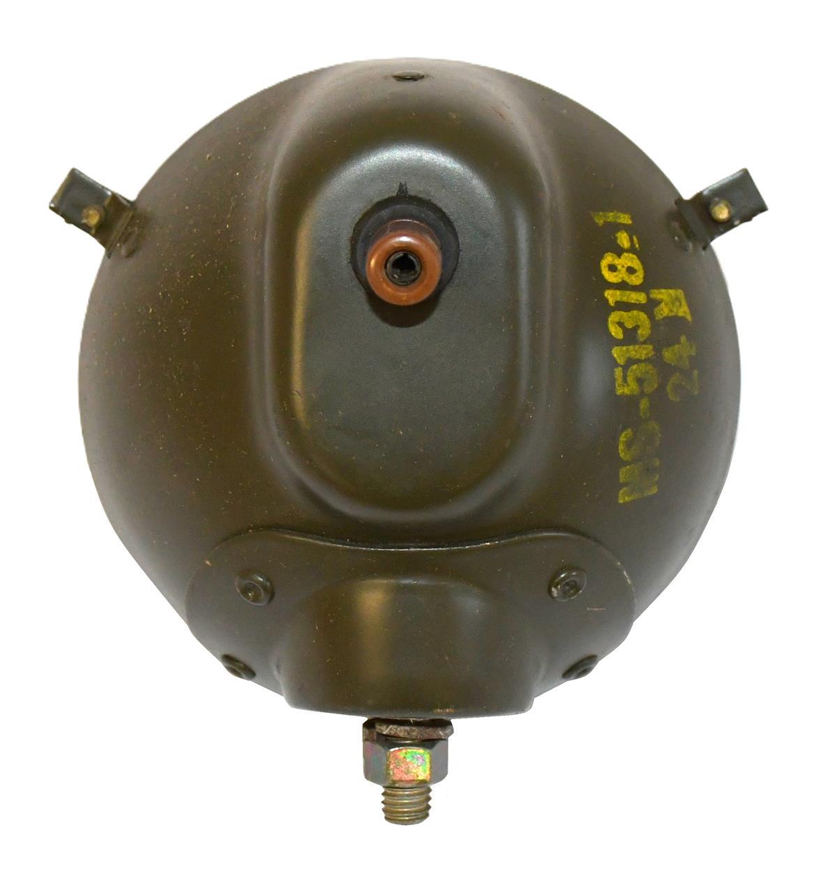 COM-5982 | COM-5982  Blackout Headlight 24 Volt Drive Light Metal Housing Common Application (7).JPG