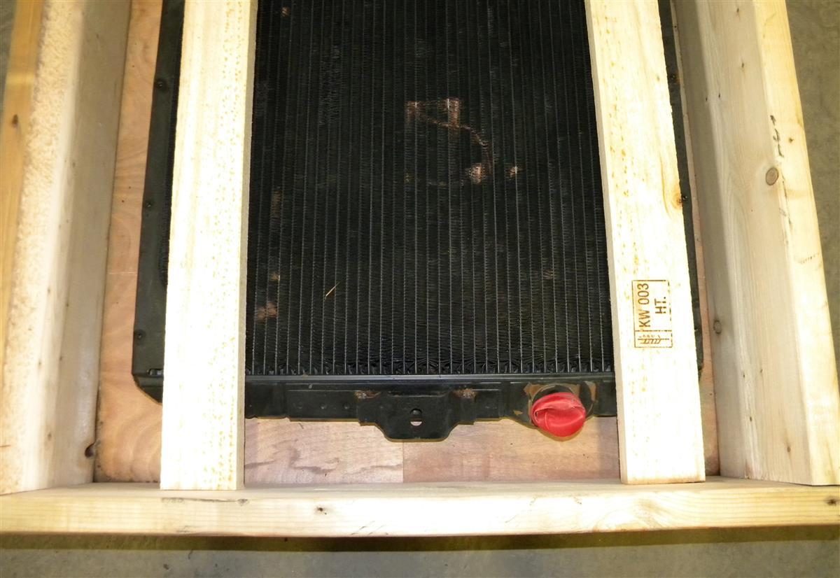 HM-582 | 2930-01-405-9885 Radiator, Engine Coolant with Slight Blemish on Fins and Crushed Intake Tube (3).JPG