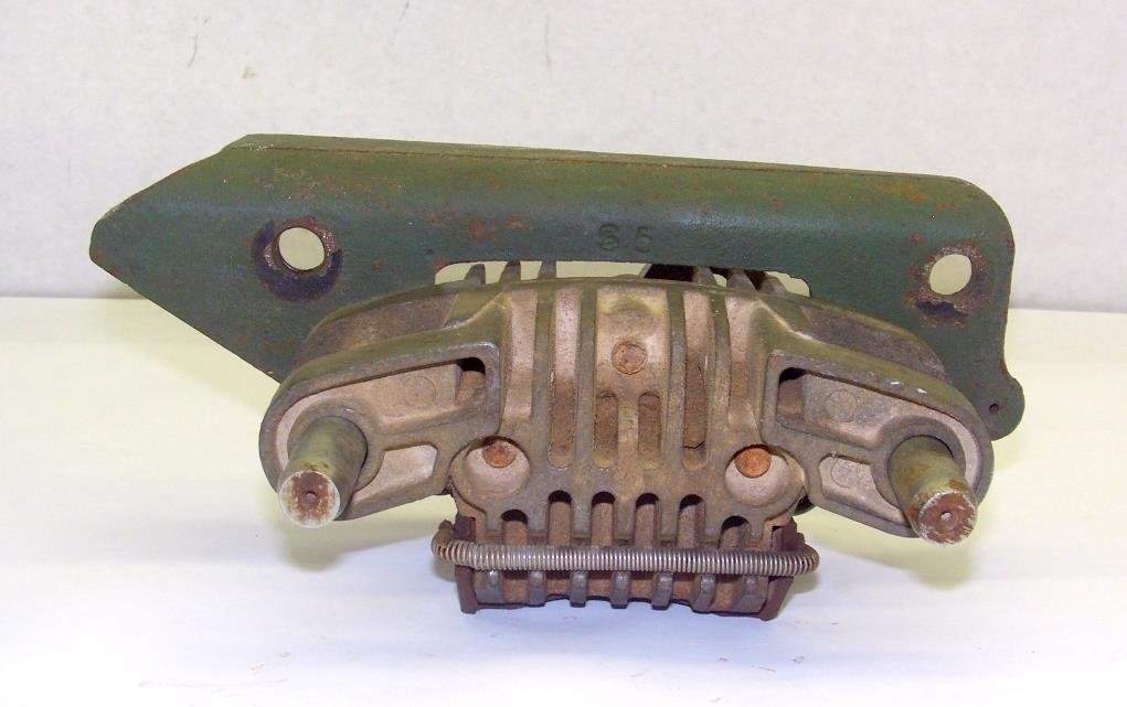 HM-574 | 2530-01-174-7441 Emergency Brake Caliper with Mounting Bracket. USED (2).JPG
