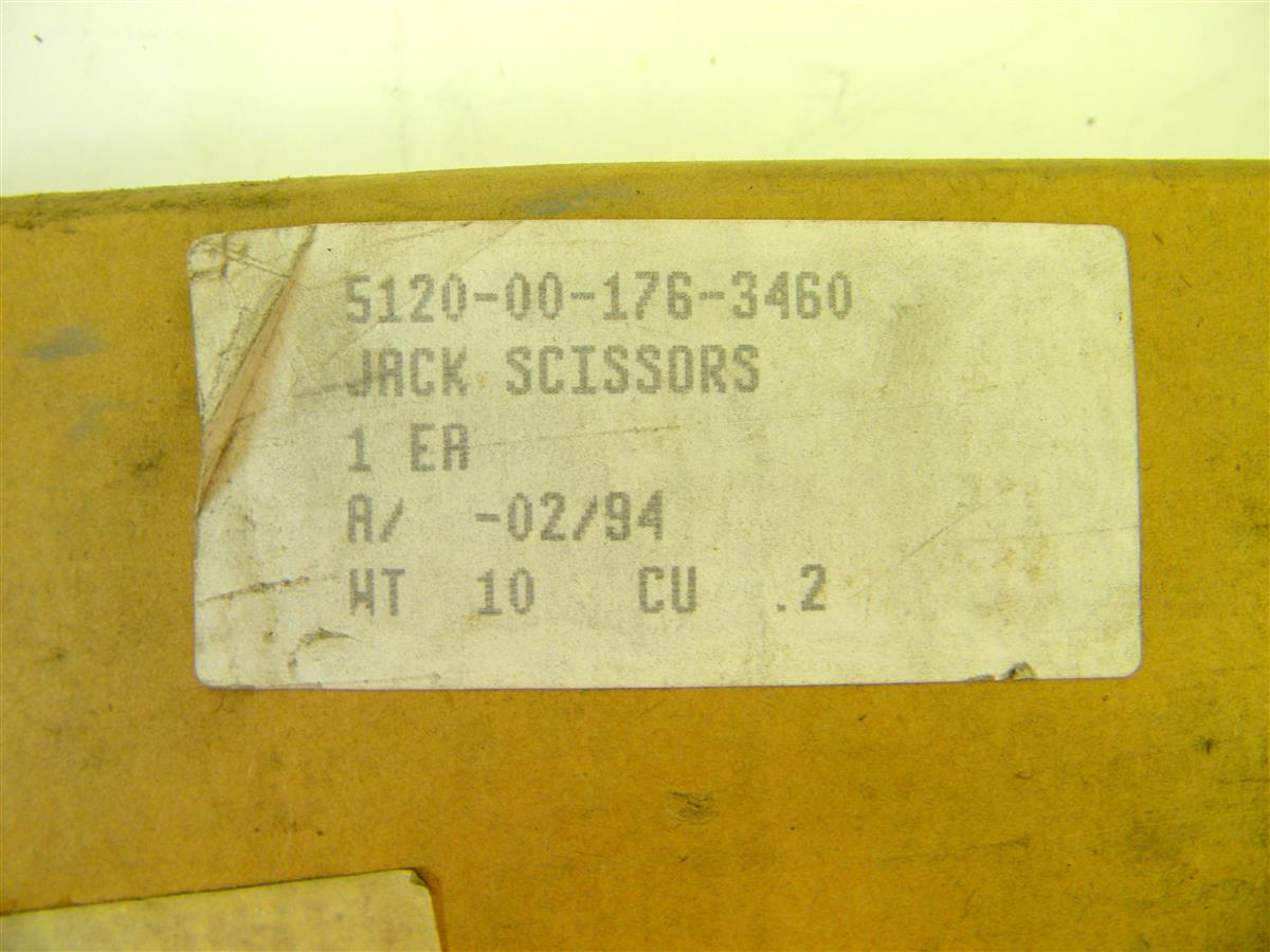 SP-1389 | 5120-00-176-3460 M151 Scissor Hand Jack 1  and a half ton (2).JPG