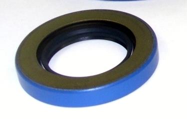 M35-431 | 7539704 Front Winch Seal, Input Shaft Shear Pin End for M35 A1, A2, A3 Series. NEW (2).JPG