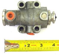COM-3235 | 2530-00-854-4457 air brake governer (1).JPG