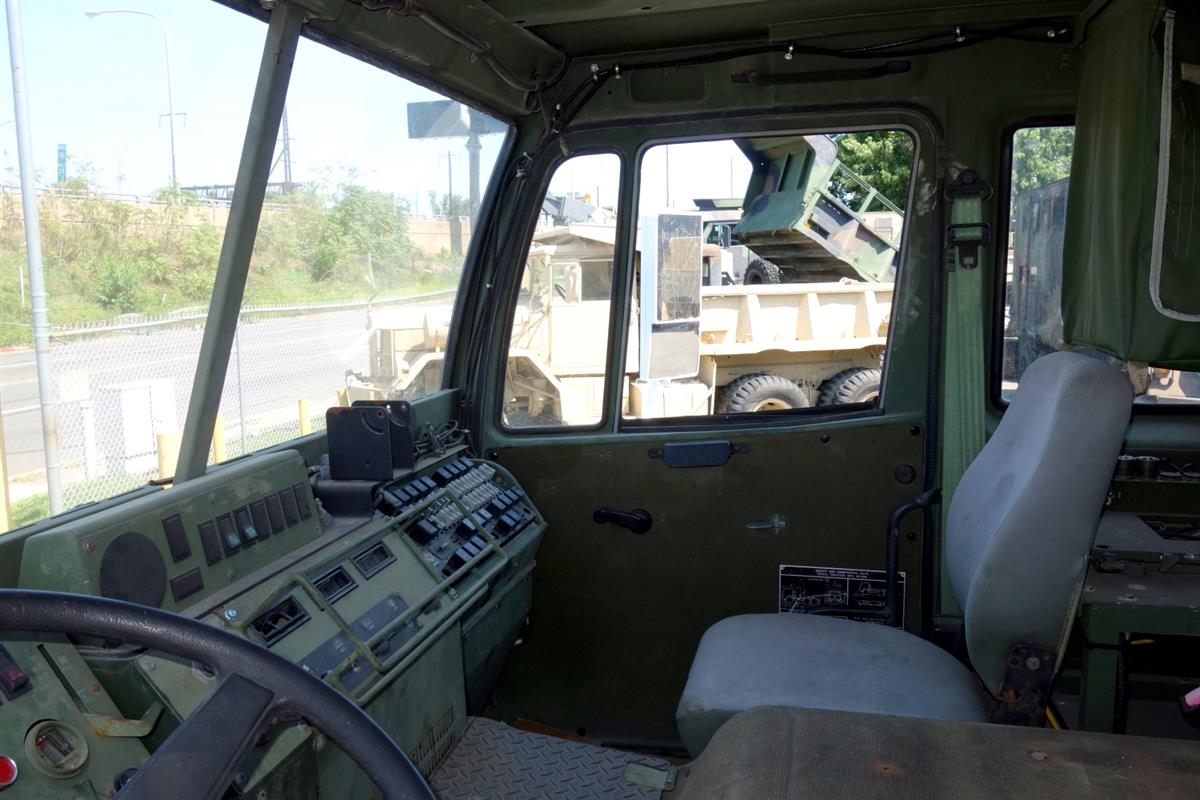 cb3ba7f8-d9b3-4597-81a4-33415f451960-09072017-cropped-Holt%20Tractor%20(8)