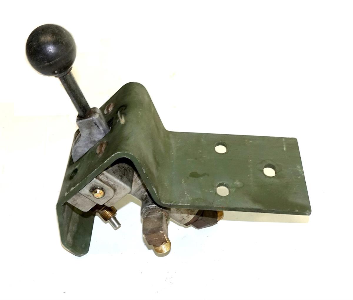 FM-283 |  4820-00-262-9329  M1088 Trolley Brake  Trailer Hand Brake (3) (Large).JPG