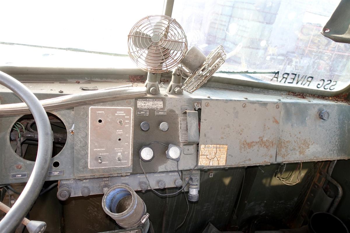 M9-944 | 2320-01-028-4396 M916 Light equipment Transporter Parts Truck USED (10).JPG