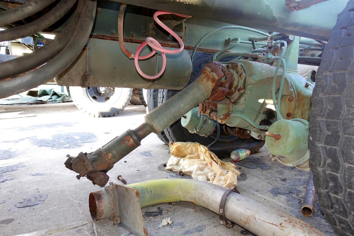 M9-944 | 2320-01-028-4396 M916 Light equipment Transporter Parts Truck USED (12).JPG