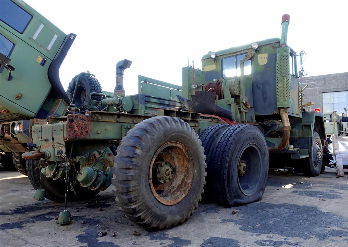 M9-944 | 2320-01-028-4396 M916 Light equipment Transporter Parts Truck USED (17).JPG