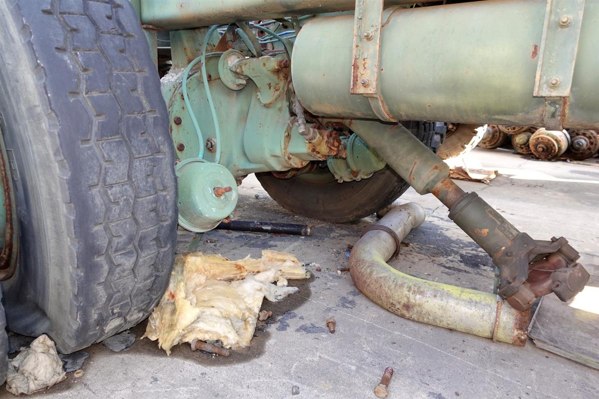 M9-944 | 2320-01-028-4396 M916 Light equipment Transporter Parts Truck USED (19).JPG