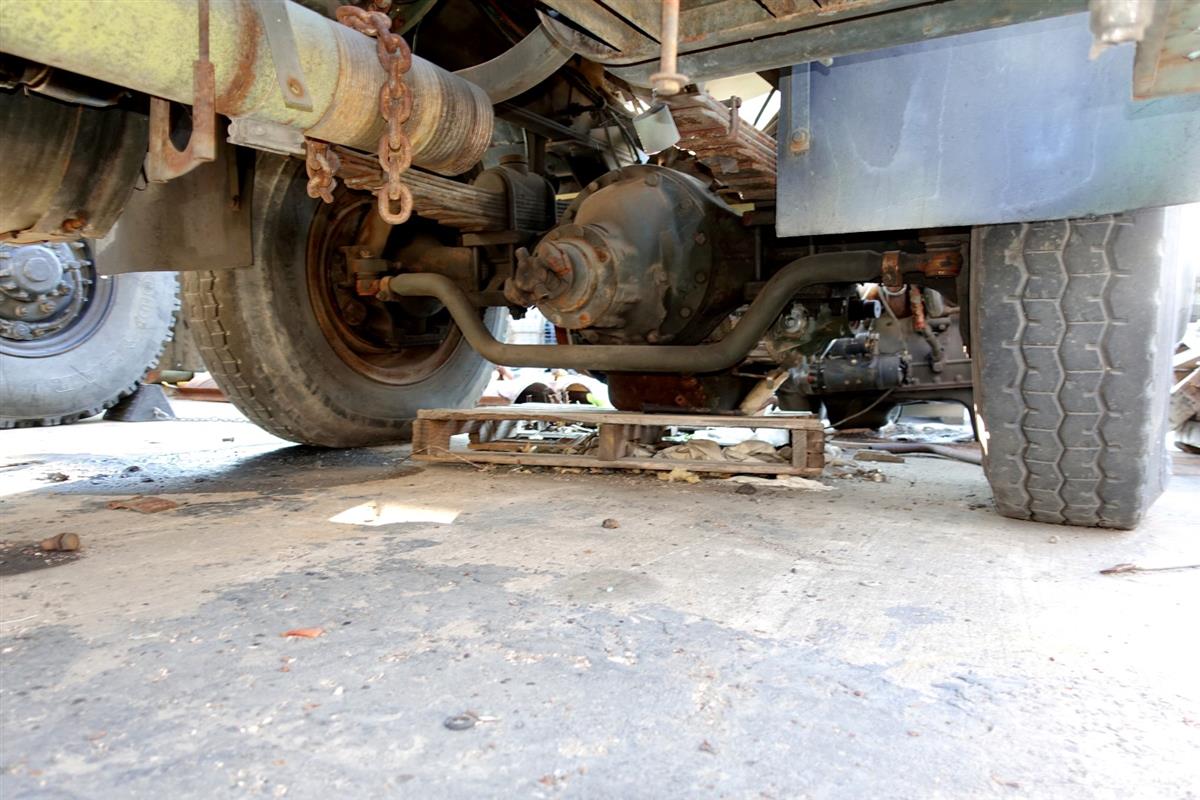 M9-944 | 2320-01-028-4396 M916 Light equipment Transporter Parts Truck USED (20).JPG