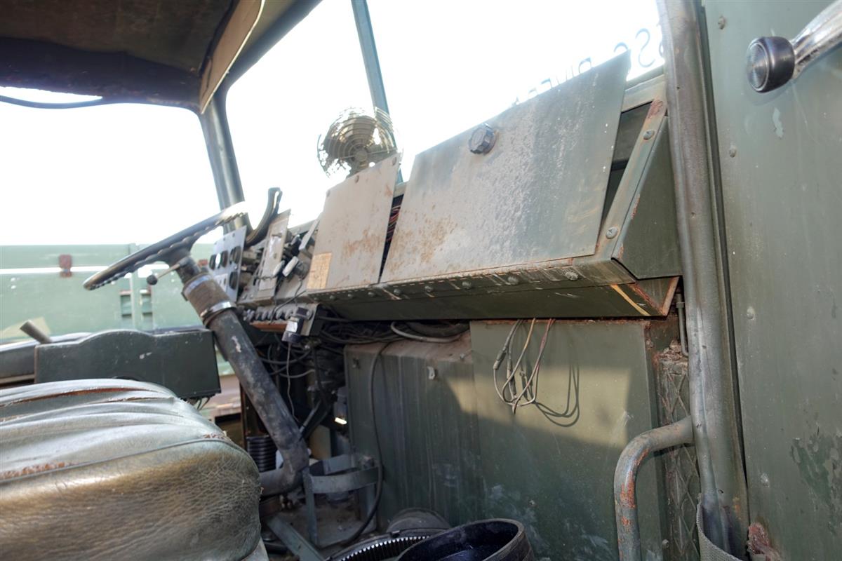 M9-944 | 2320-01-028-4396 M916 Light equipment Transporter Parts Truck USED (23).JPG