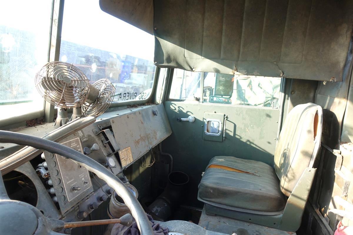 M9-944 | 2320-01-028-4396 M916 Light equipment Transporter Parts Truck USED (5).JPG