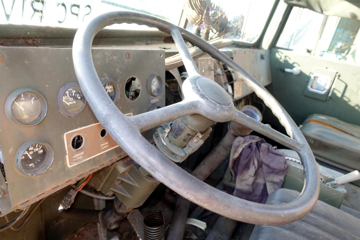M9-944 | 2320-01-028-4396 M916 Light equipment Transporter Parts Truck USED (7).JPG