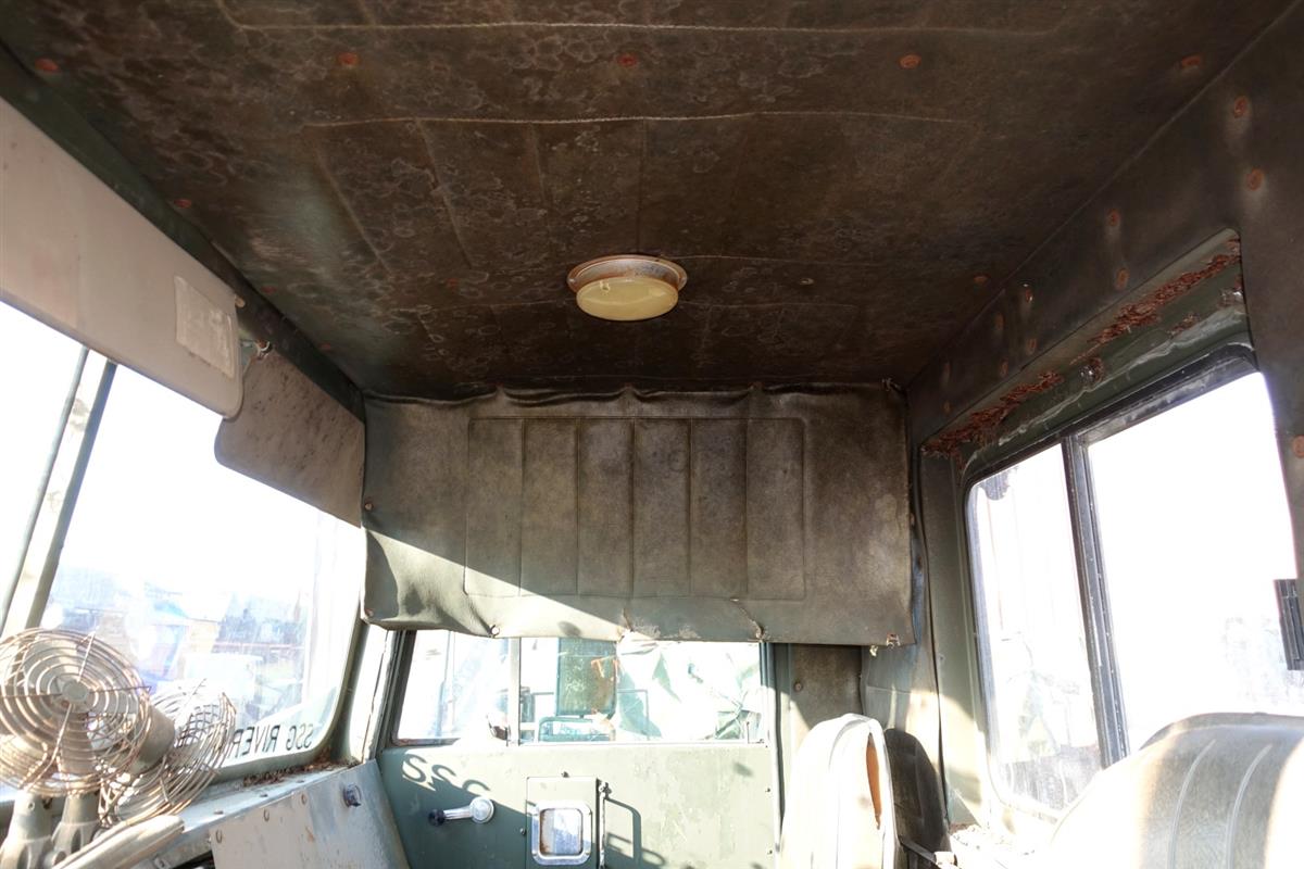M9-944 | 2320-01-028-4396 M916 Light equipment Transporter Parts Truck USED (9).JPG