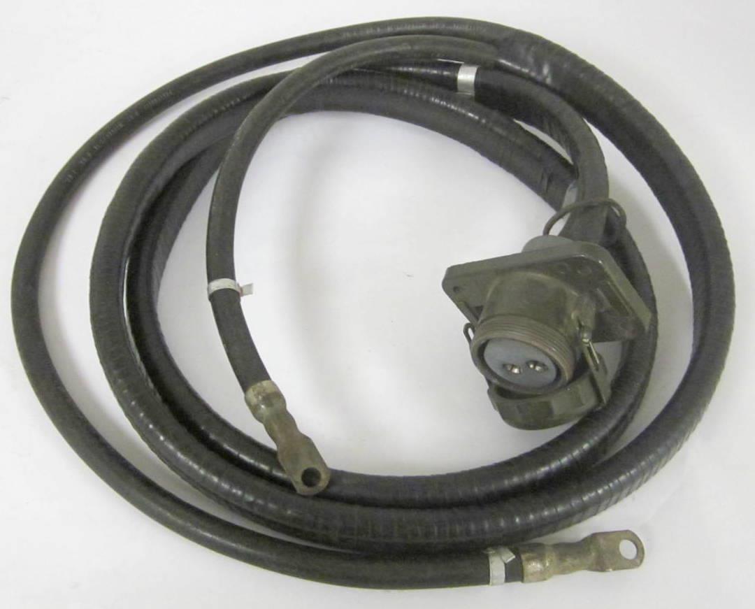 COM-5703 | 24 Volt Auxiliary Battery Cable Slave Input Receptacle (1).JPG