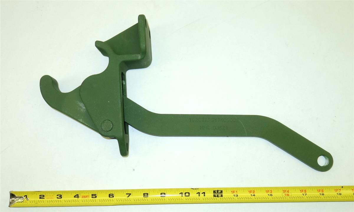 COM-5233 | 2510-00-740-9002 dump truck lower tail gate latch for M342A2 and M817 NOS (9).JPG