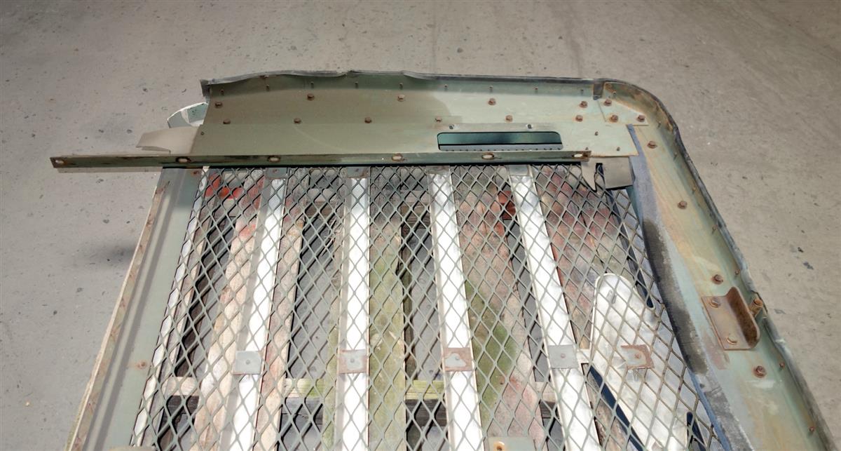 M9-6052 | 2510-01-088-2739 Front Grill for M915 Series USED (12).JPG
