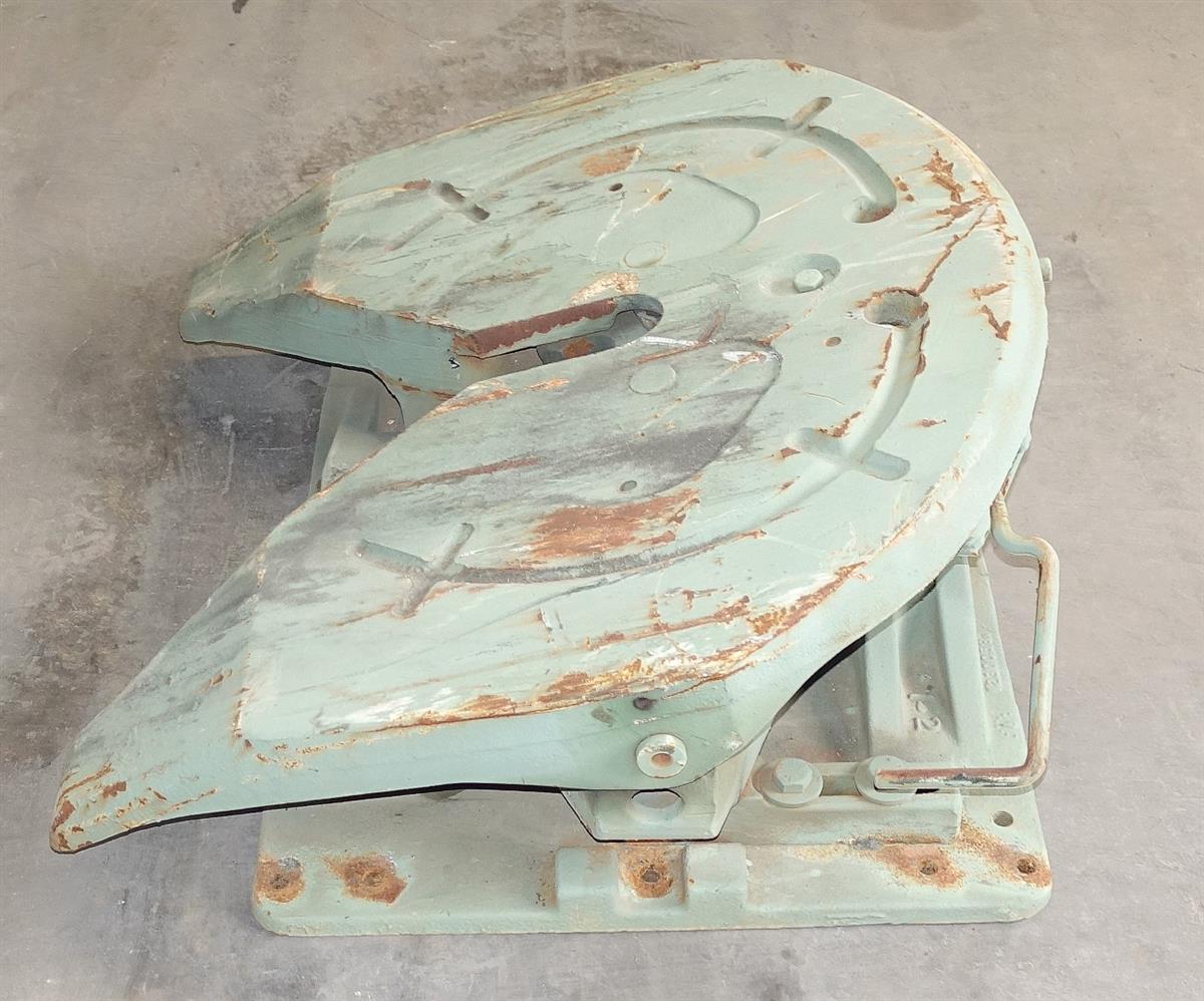 5T-551 | 2510-01-094-6714 5th Wheel Plate for 5-Ton Tractors with approach ramps (5) (Large).JPG