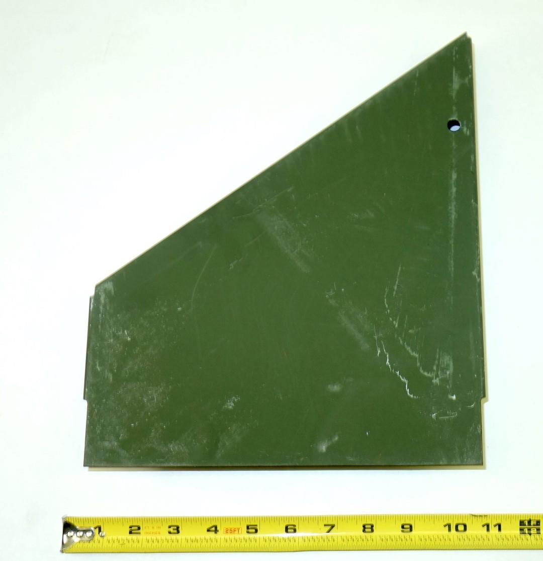 M9-6091 | 2510-01-151-3868 Front Fender Rear Left Hand Filler for M915 and M915A1 NOS (3).JPG