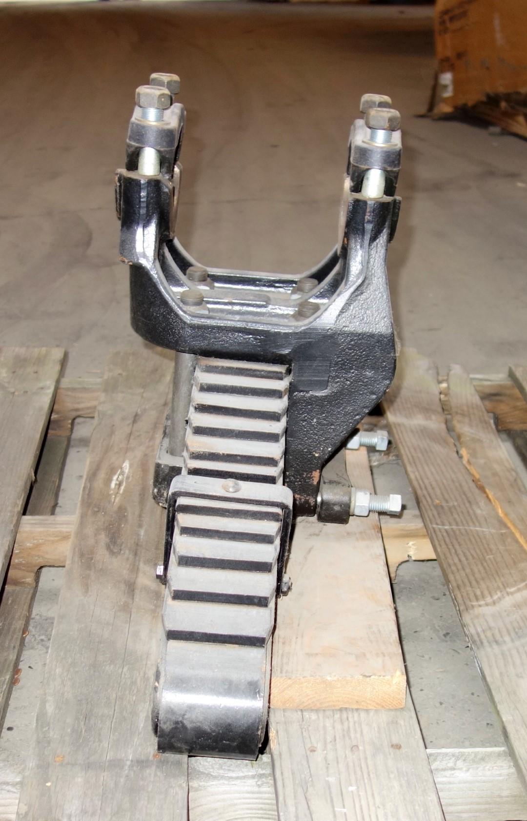 M9-6077 | 2510-01-154-5466 M915A1 left hand leaf spring and saddle assembly (7).JPG